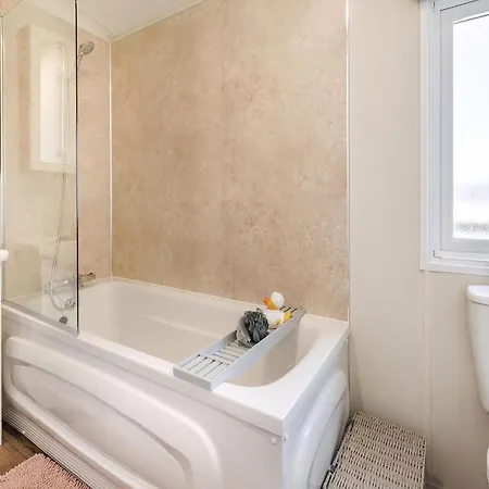 Red Wood - Uk40849 *