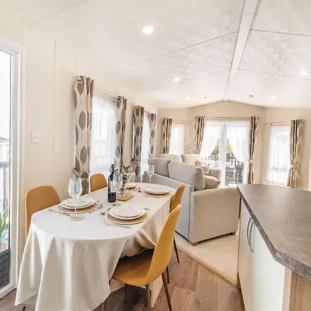 Red Wood - Uk40849 斯卡伯勒