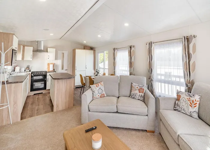 Red Wood - Uk40849 Scarborough