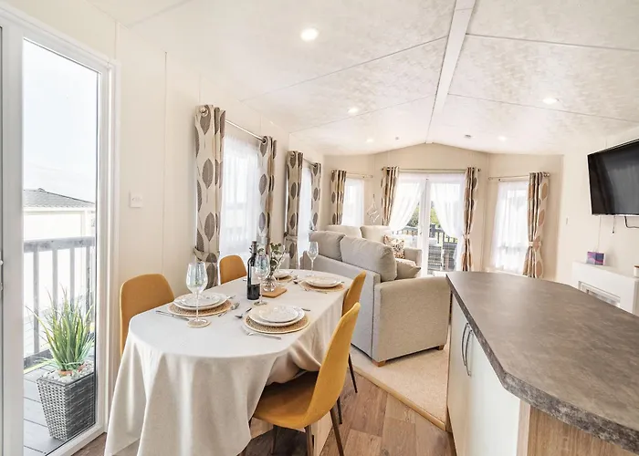 Red Wood - Uk40849 Scarborough